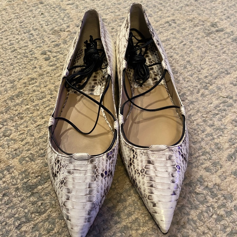 NEW! Michael Kors Pointed laced flats